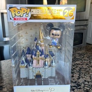 POP Funko Town: Walt Disney World 50th - Cinderella Castle with Mickey Mouse,...